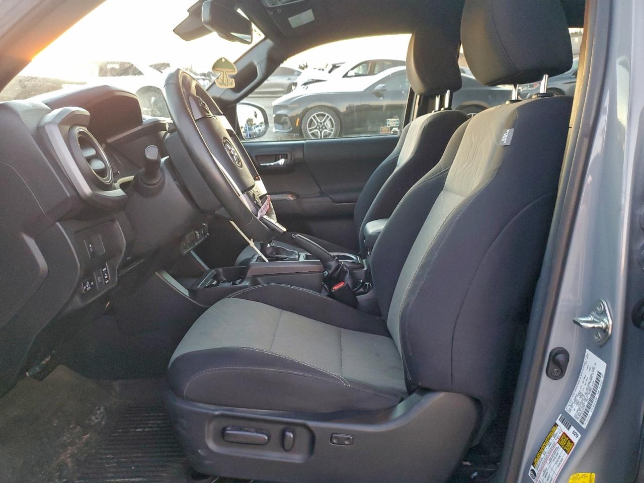 Toyota Tacoma Double Cab Image 7