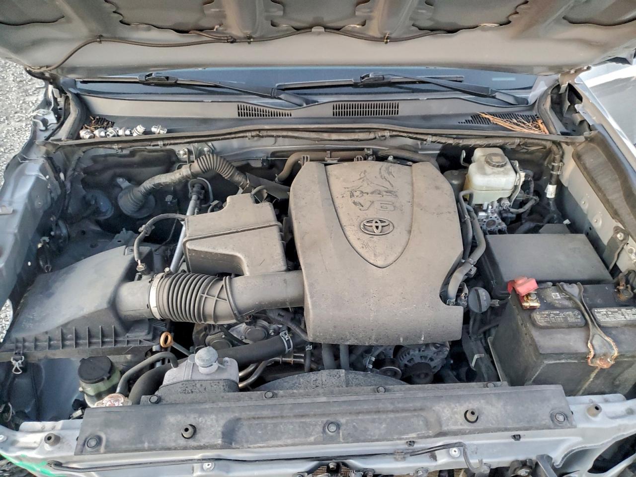 Toyota Tacoma Double Cab Image 13