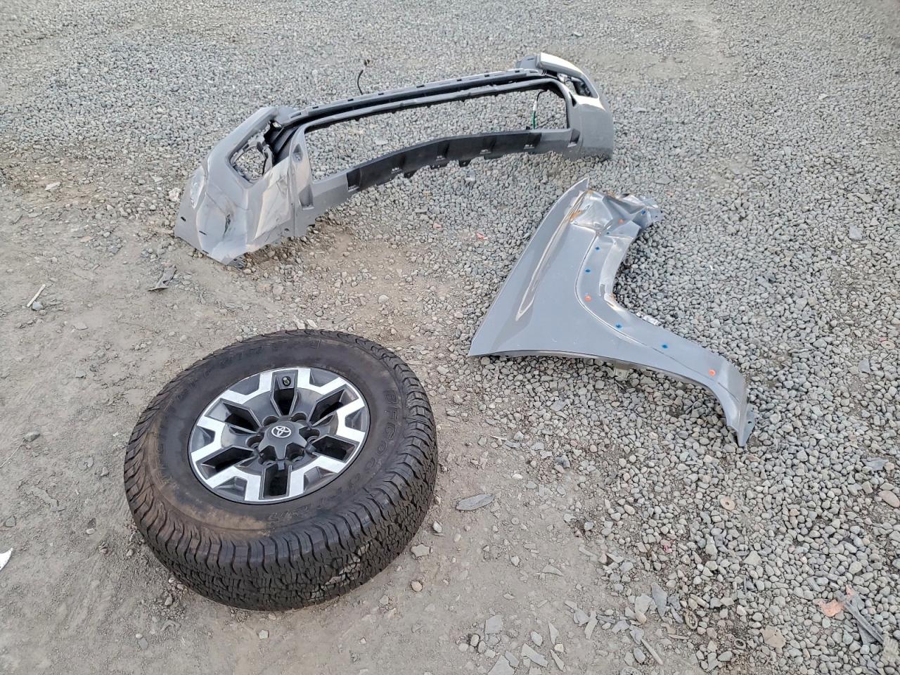 Toyota Tacoma Double Cab Image 8