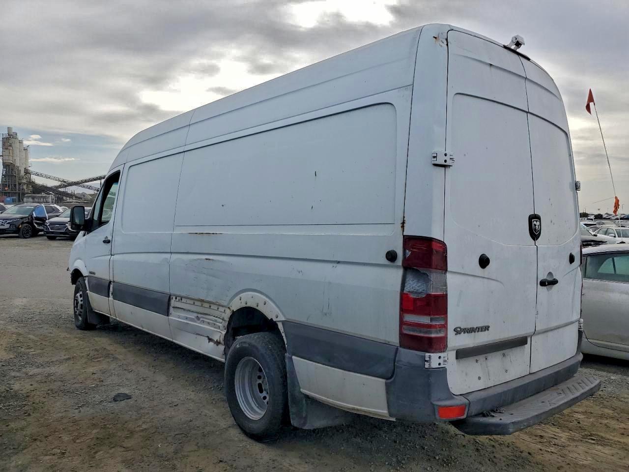 Dodge Sprinter 3500 Image 12