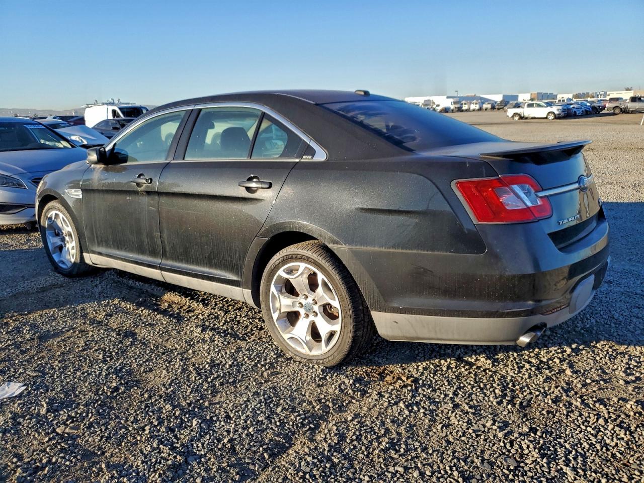 Ford Taurus Sho Image 12