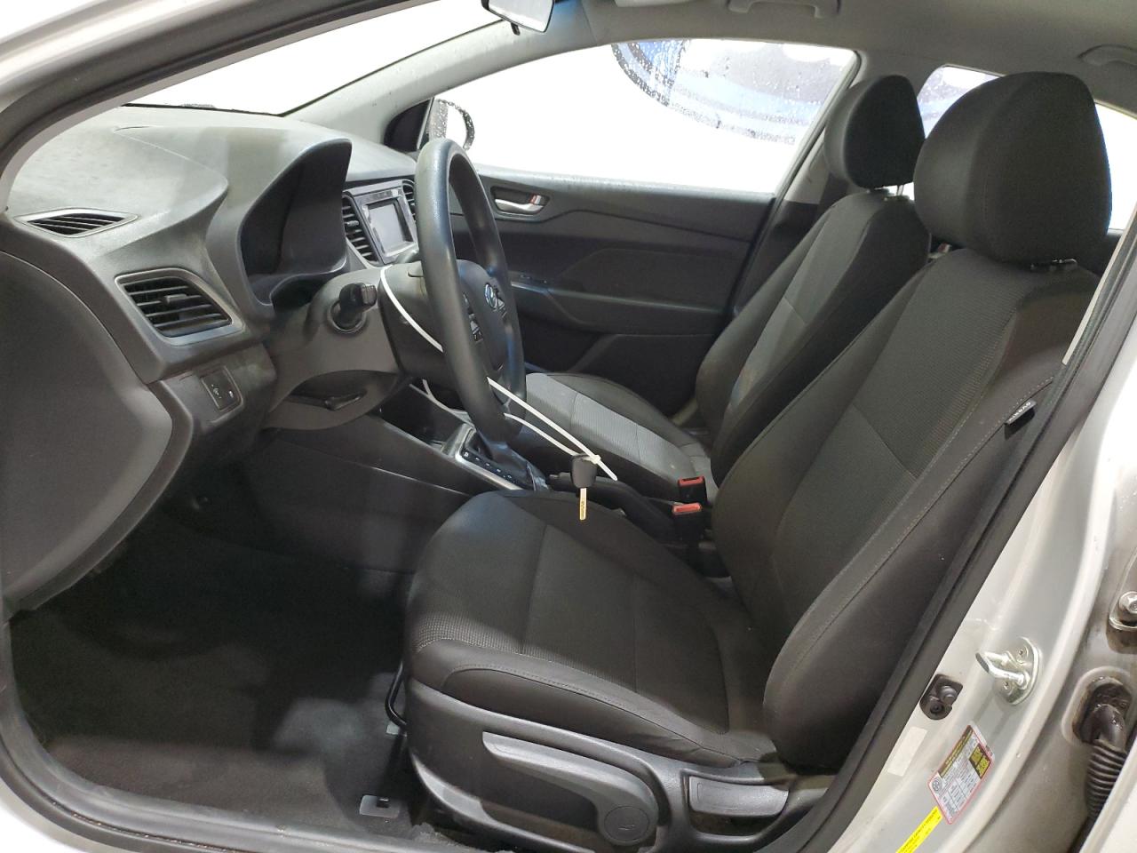 Hyundai ACCENT Se Image 7