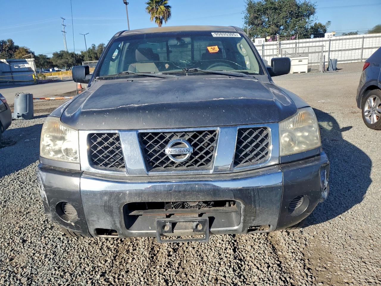 Nissan Titan Xe Image 4