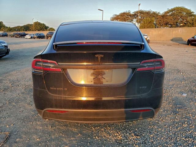 Tesla Model X Image 8