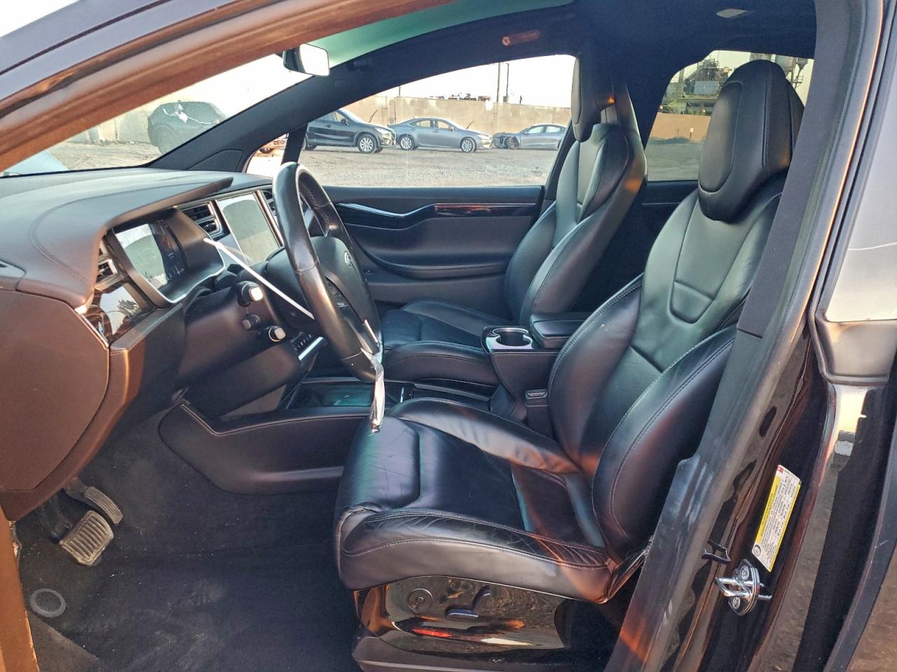 Tesla Model X Image 6