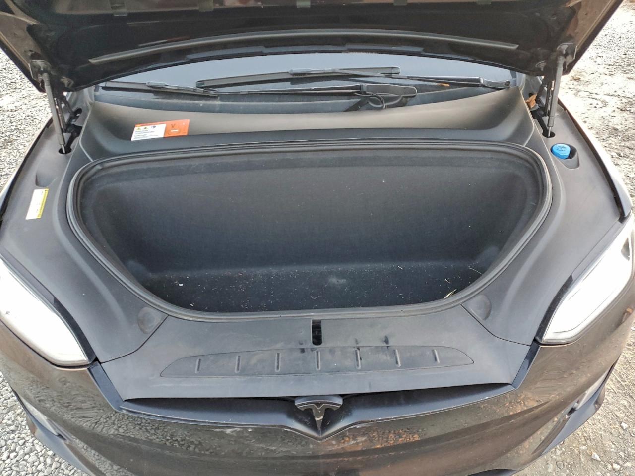 Tesla Model X Image 9