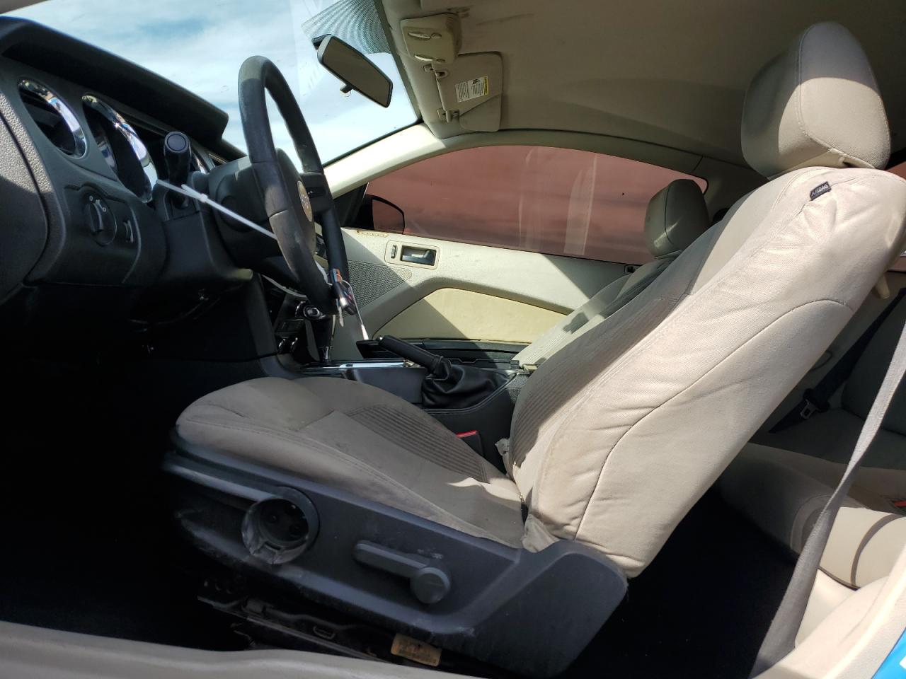 Ford Mustang Image 6