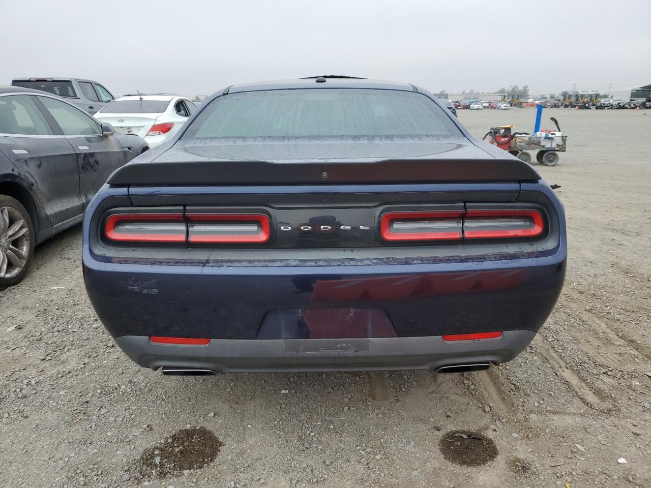 Dodge Challenger R/t Image 2