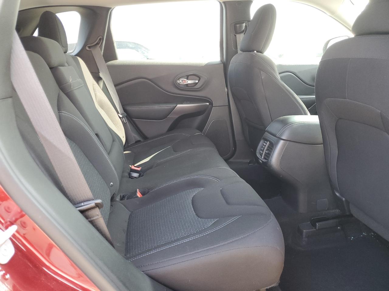 Jeep Grand Cherokee Latitude Image 12