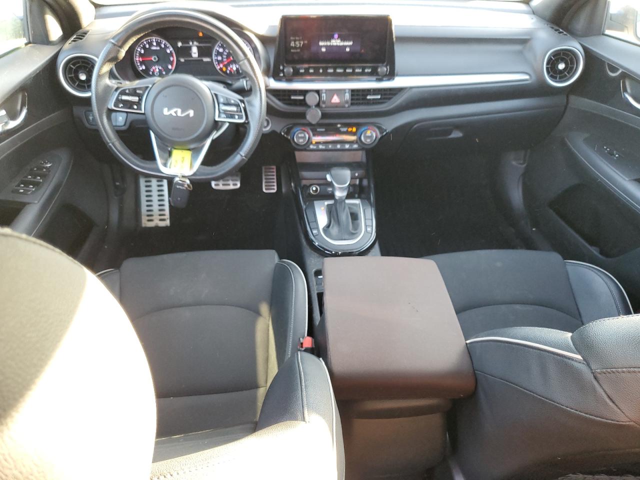 Kia Forte Gt Line Image 8