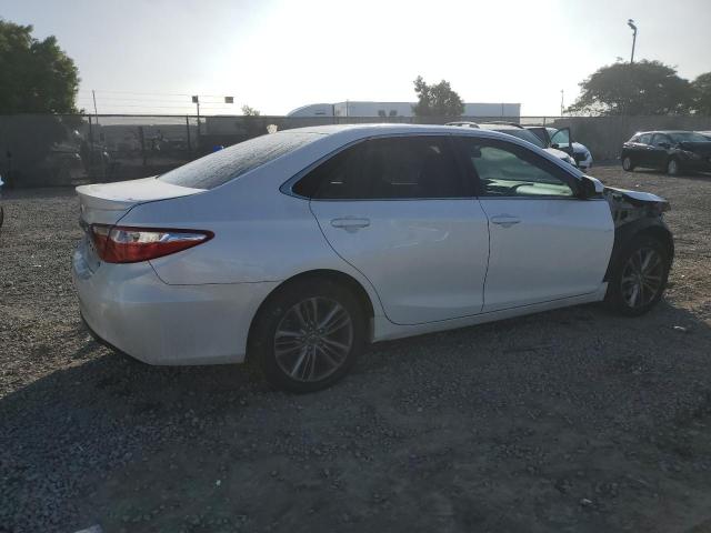 Toyota Camry Le Image 2