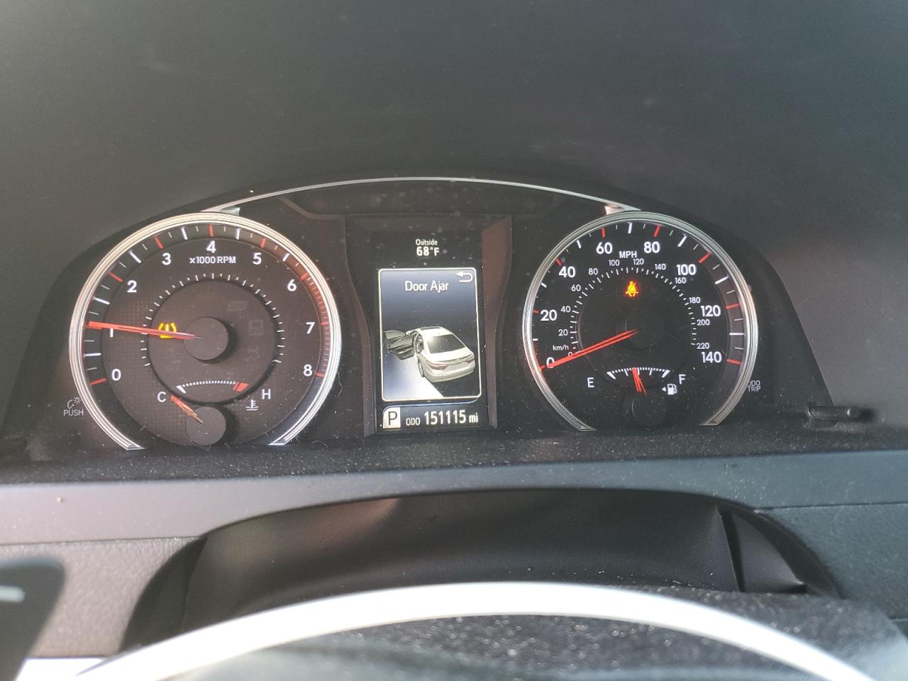 Toyota Camry Le Image 10