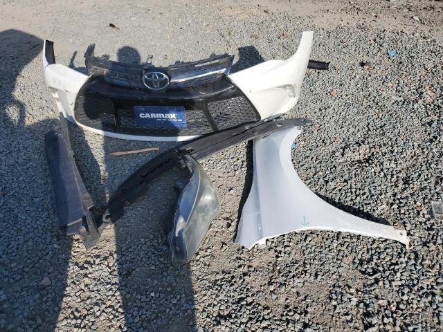 Toyota Camry Le Image 12