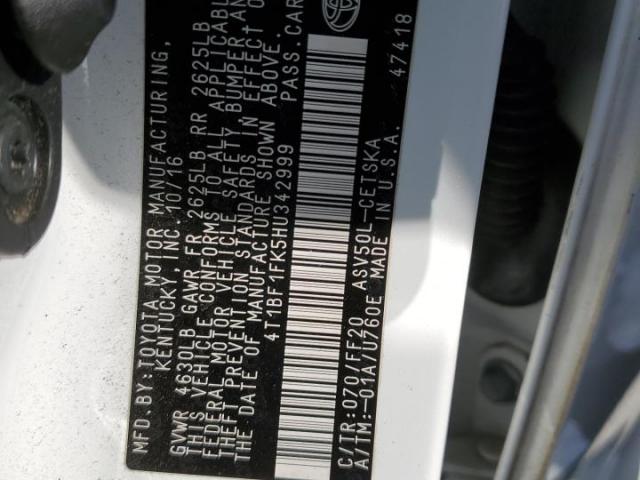 Toyota Camry Le Image 8