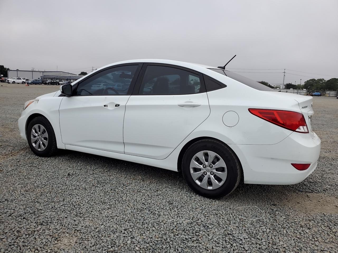 Hyundai ACCENT Gls Image 2