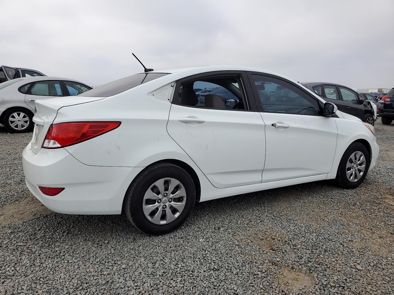 Hyundai ACCENT Gls Image 3