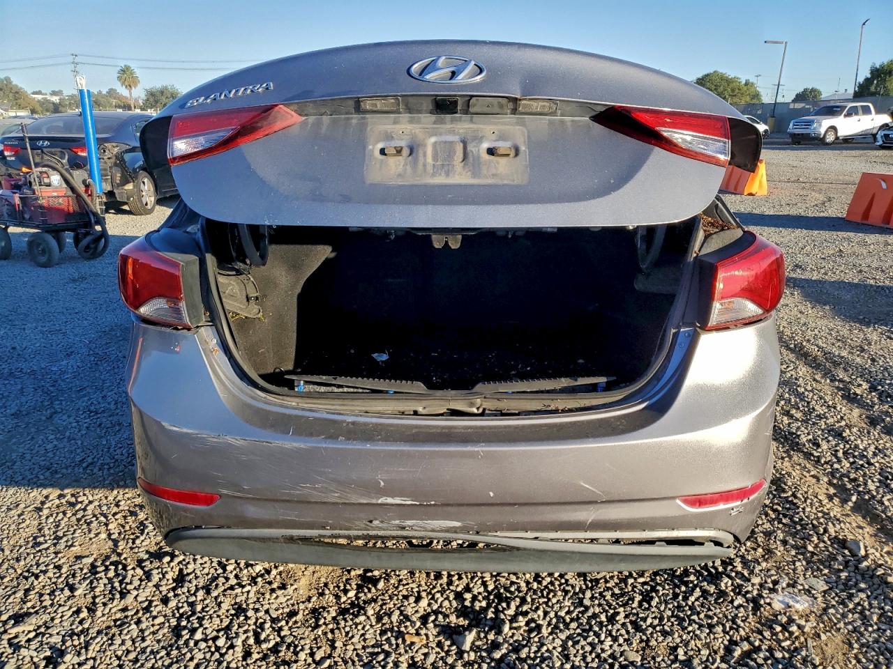 Hyundai ELANTRA Se Image 8