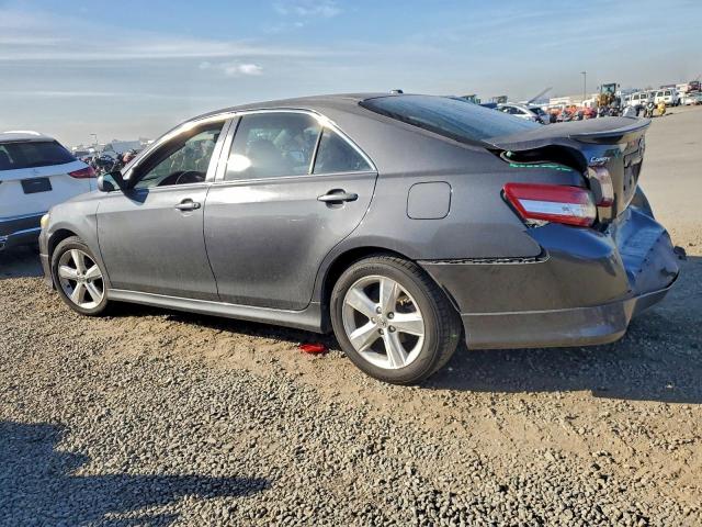 Toyota Camry Se Image 3