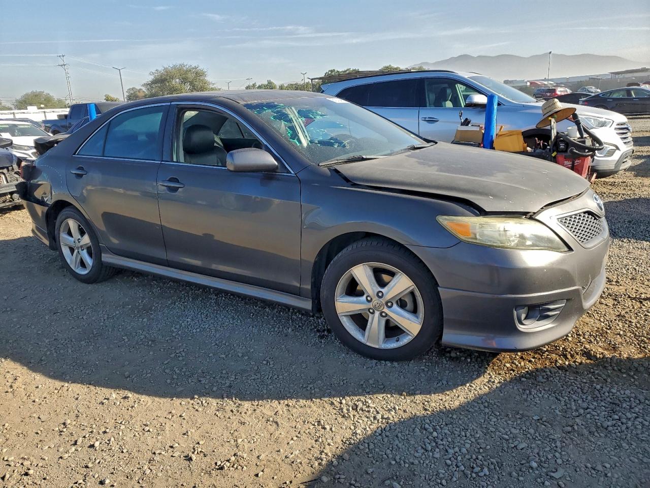 Toyota Camry Se Image 5