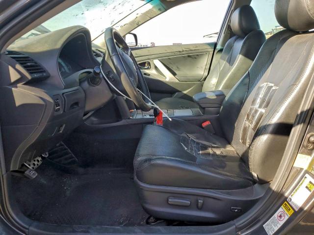 Toyota Camry Se Image 6