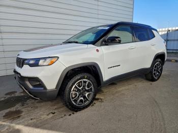  Salvage Jeep Compass