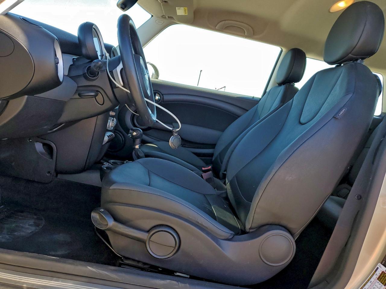 MINI Cooper Image 10