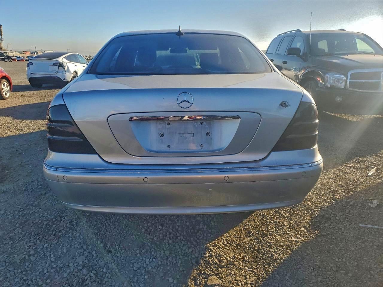 Mercedes-Benz S-Class 430 Image 12