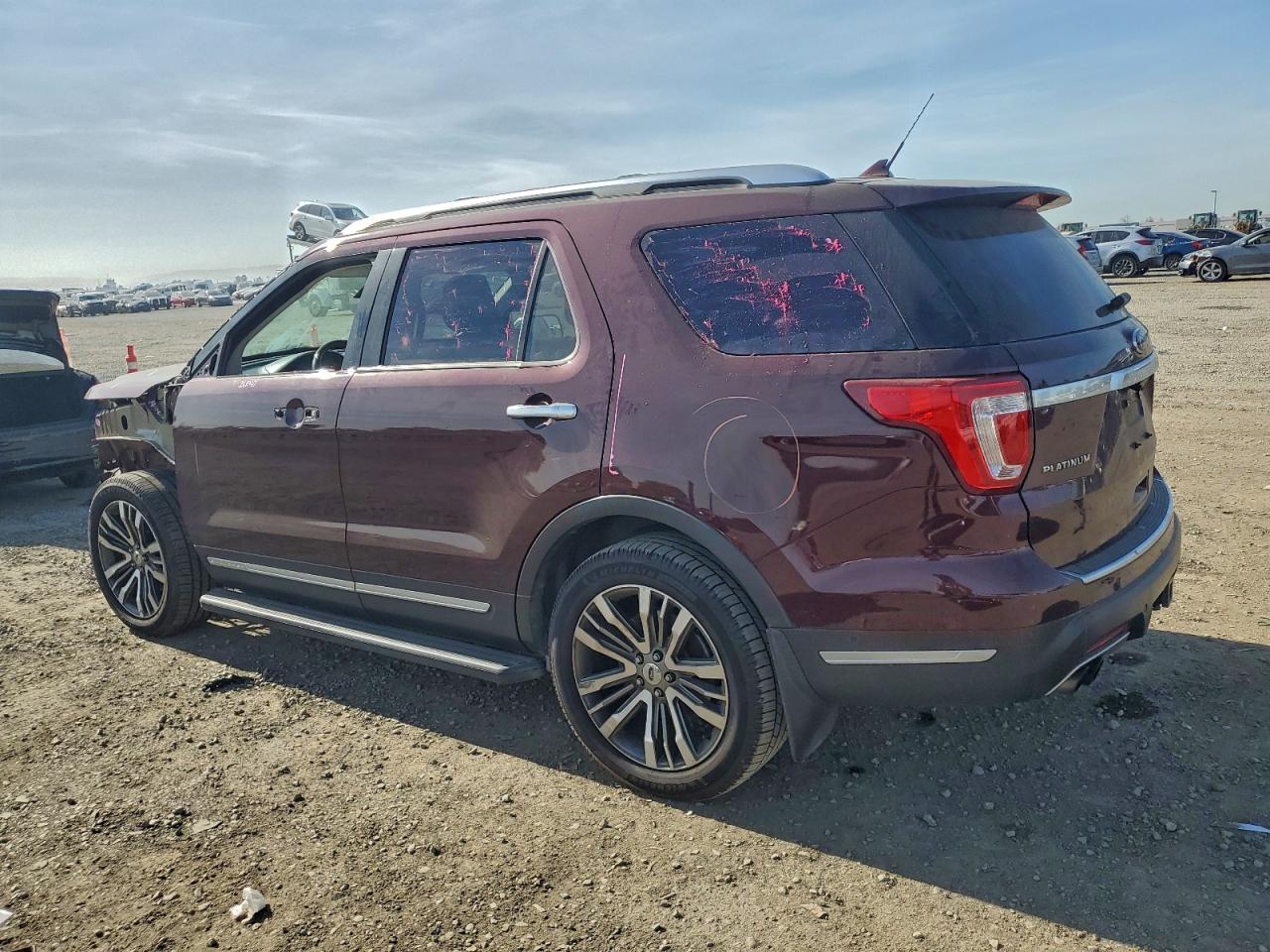 Ford Explorer Platinum Image 4