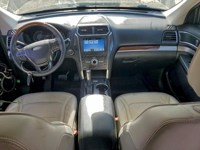 Ford Explorer Platinum Image 5