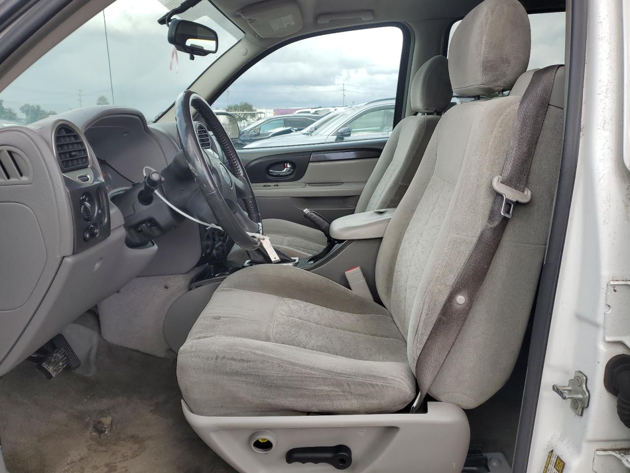 GMC Envoy Xl Image 11