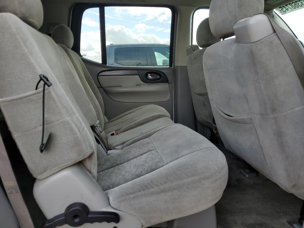 GMC Envoy Xl Image 12