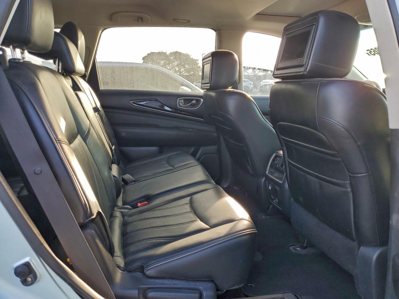 INFINITI JX35 Image 12