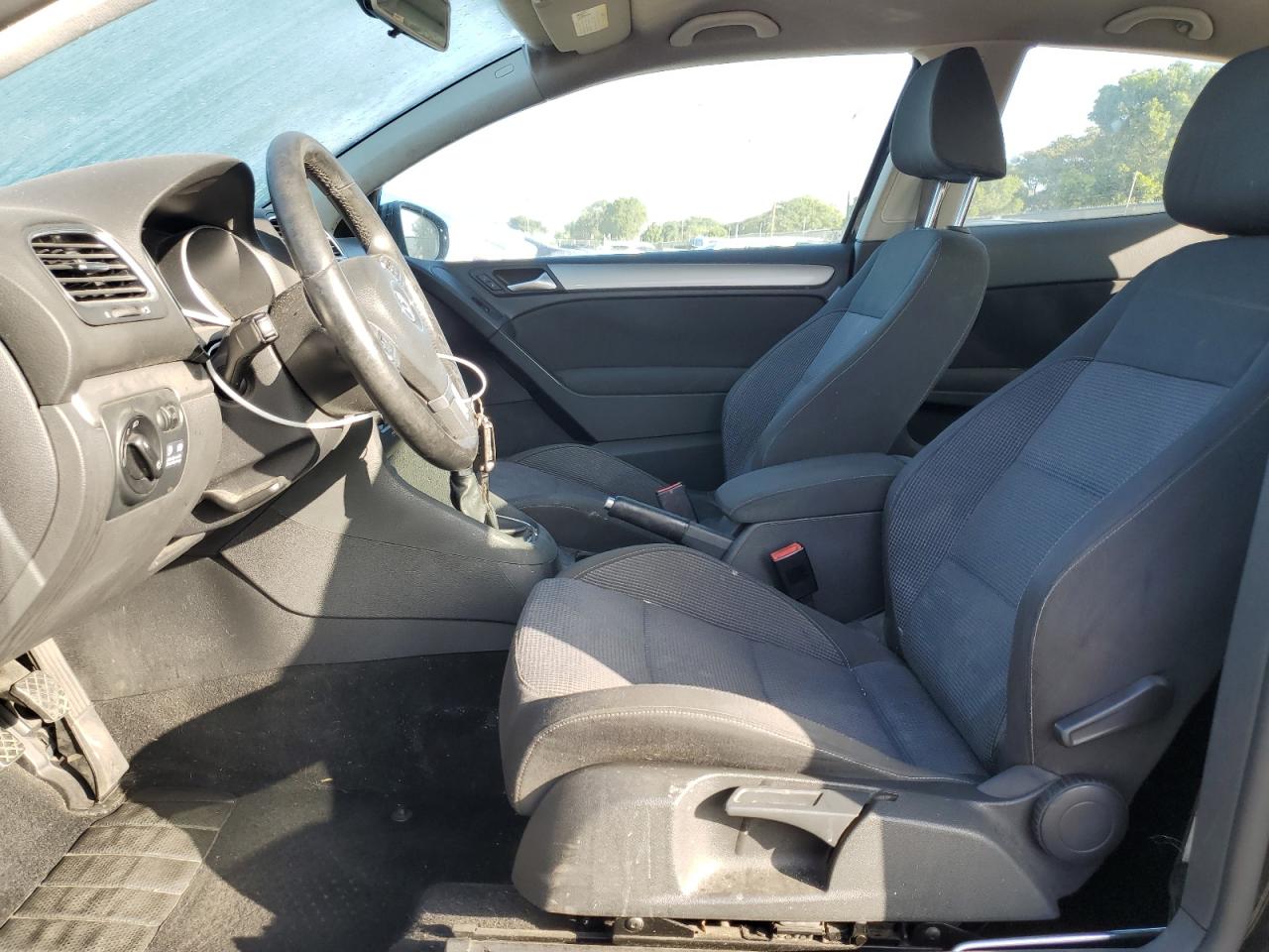 Volkswagen Golf Image 6