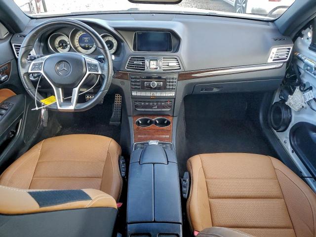 Mercedes-Benz E-Class 550 Image 10