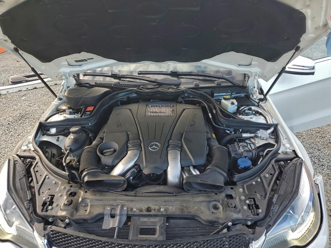 Mercedes-Benz E-Class 550 Image 13