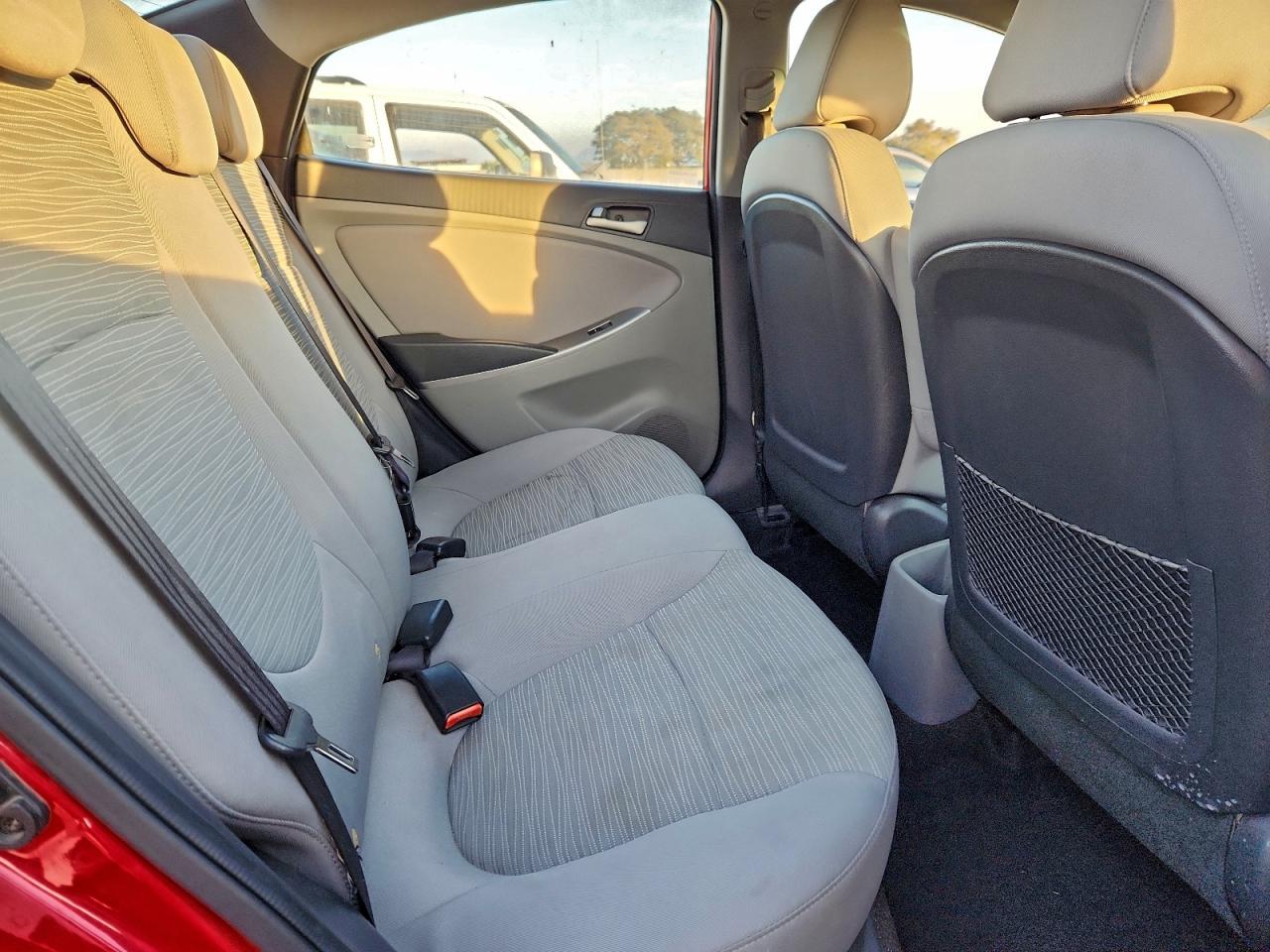 Hyundai ACCENT Gls Image 9