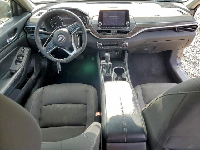 Nissan Altima Sv Image 11