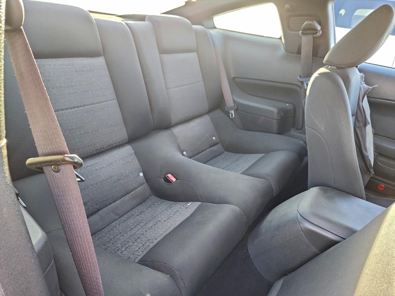 Ford Mustang Image 7