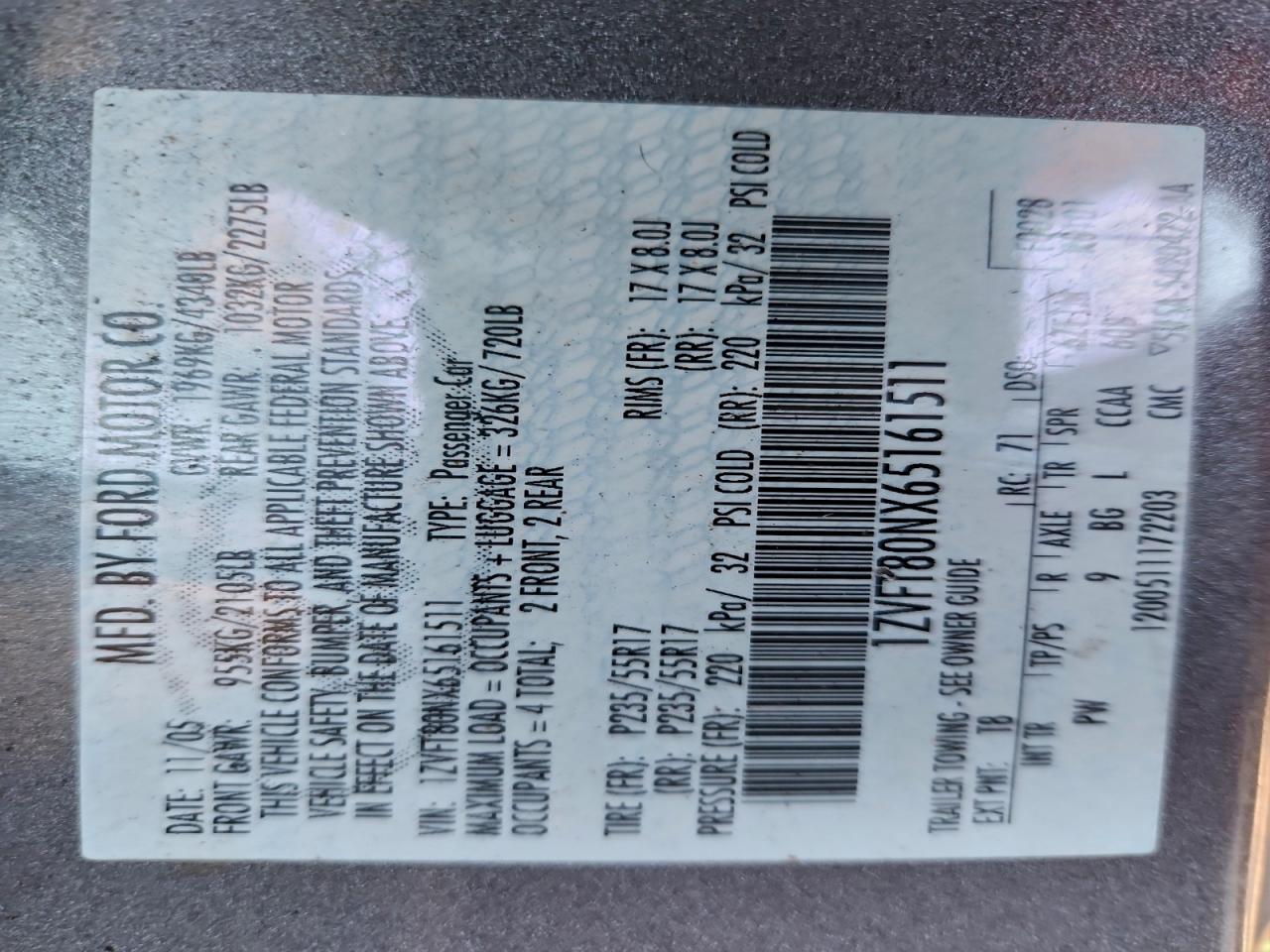 Ford Mustang Image 6