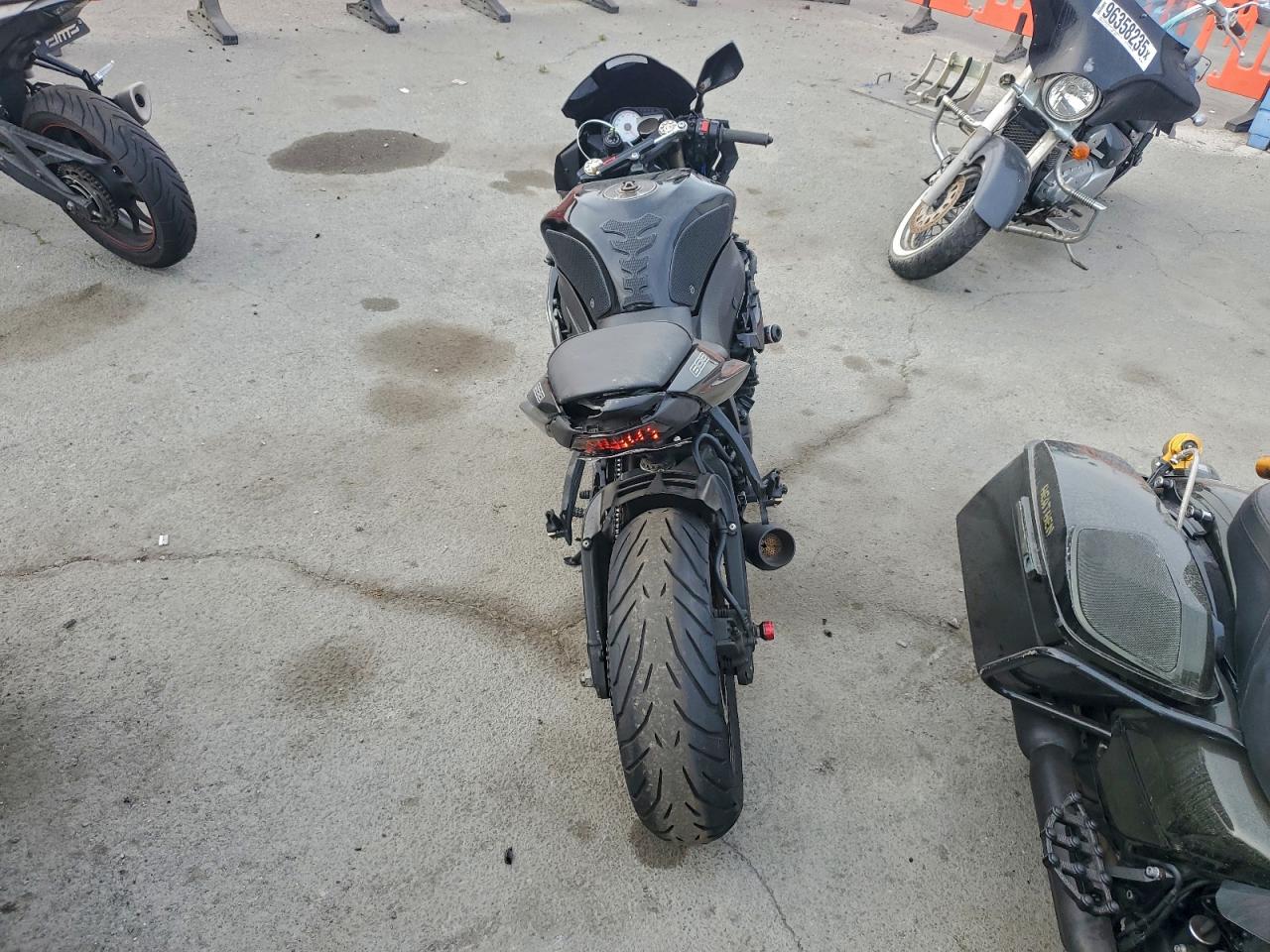 Kawasaki Ninja 600 R Image 4