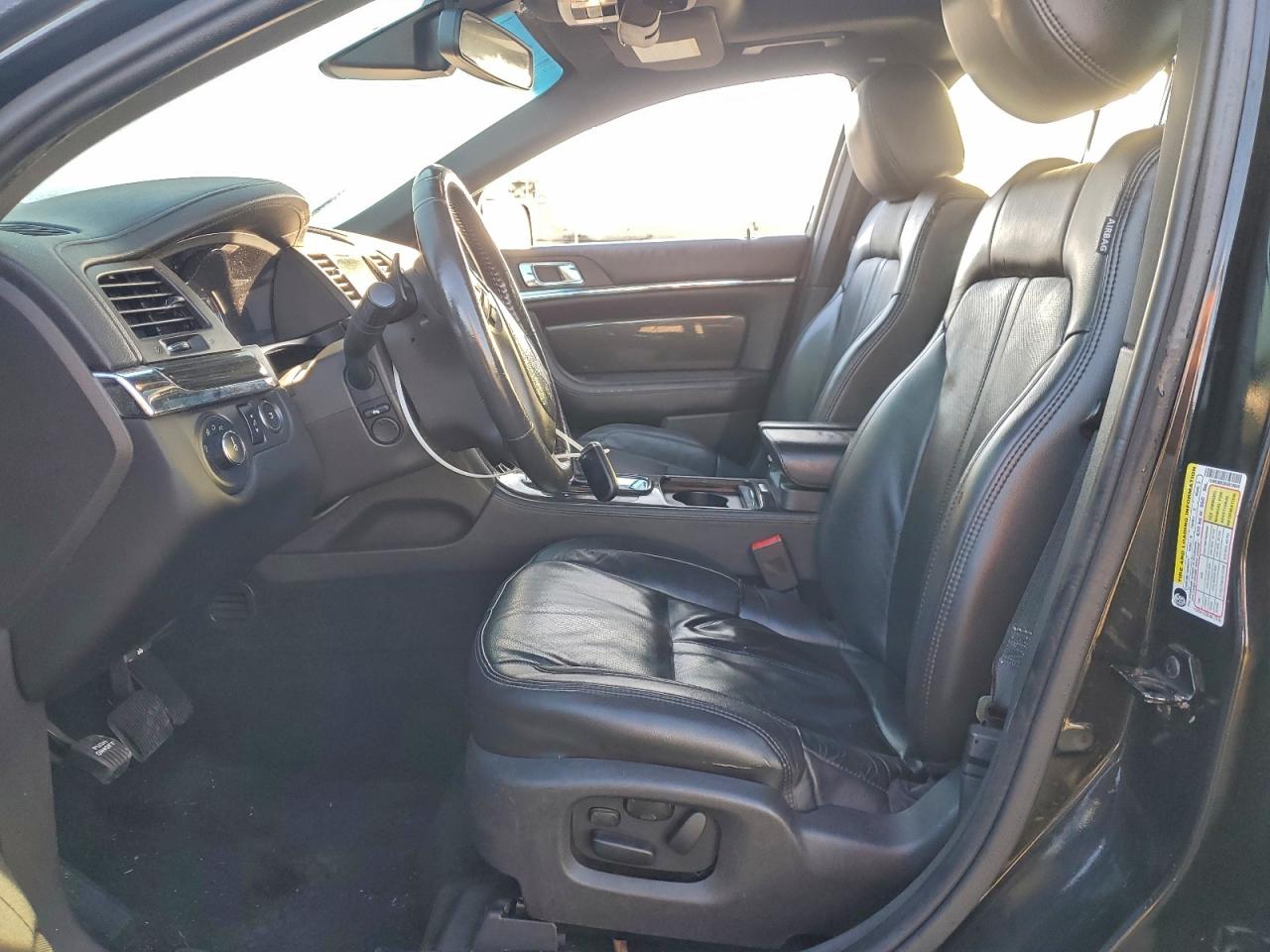 Lincoln MKS Image 10