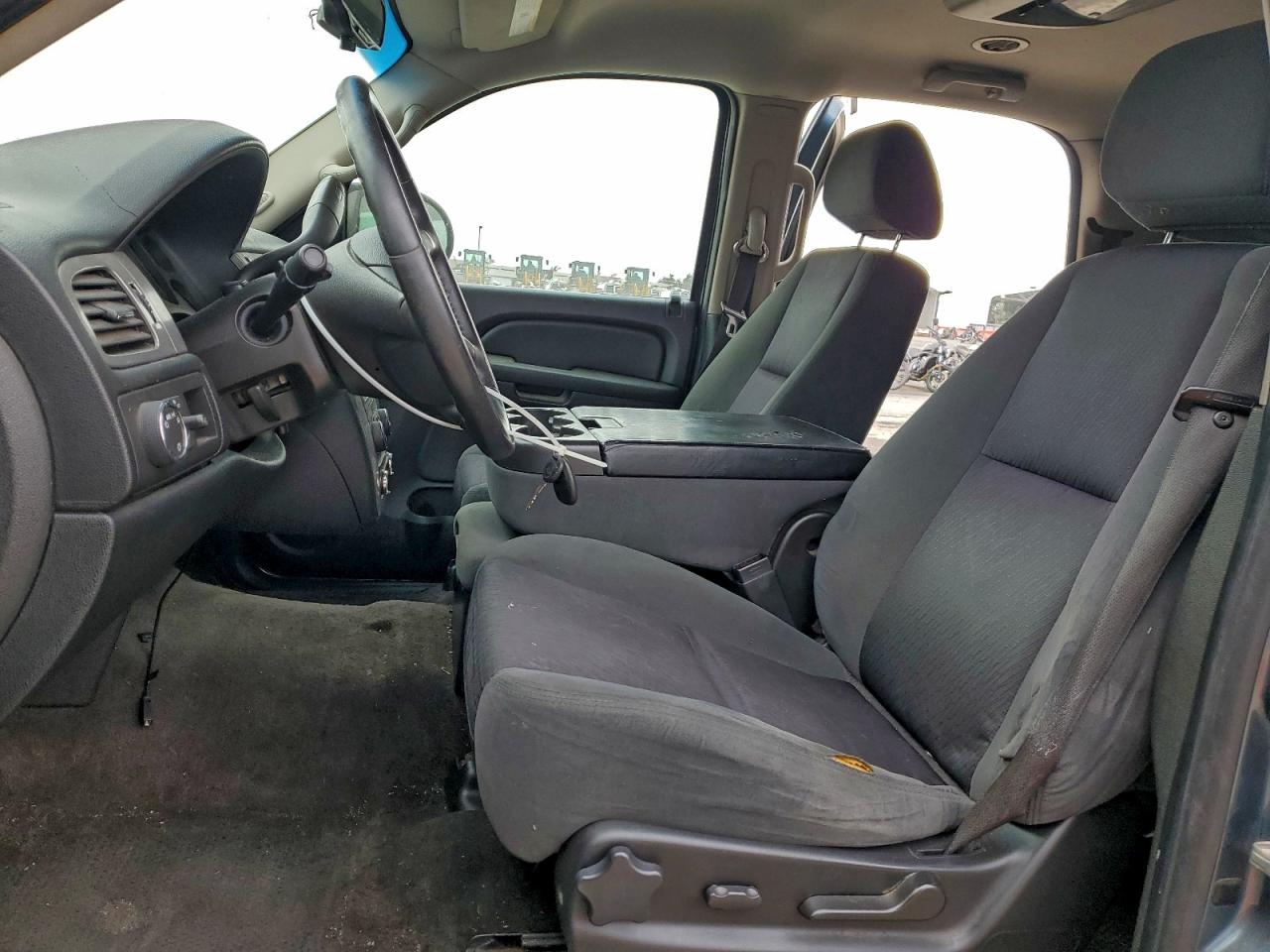 Chevrolet Tahoe C1500 Ls Image 4