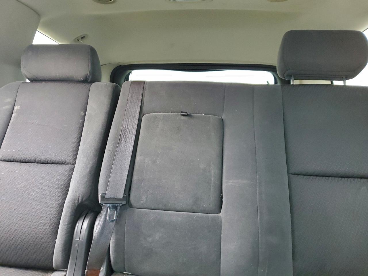 Chevrolet Tahoe C1500 Ls Image 8