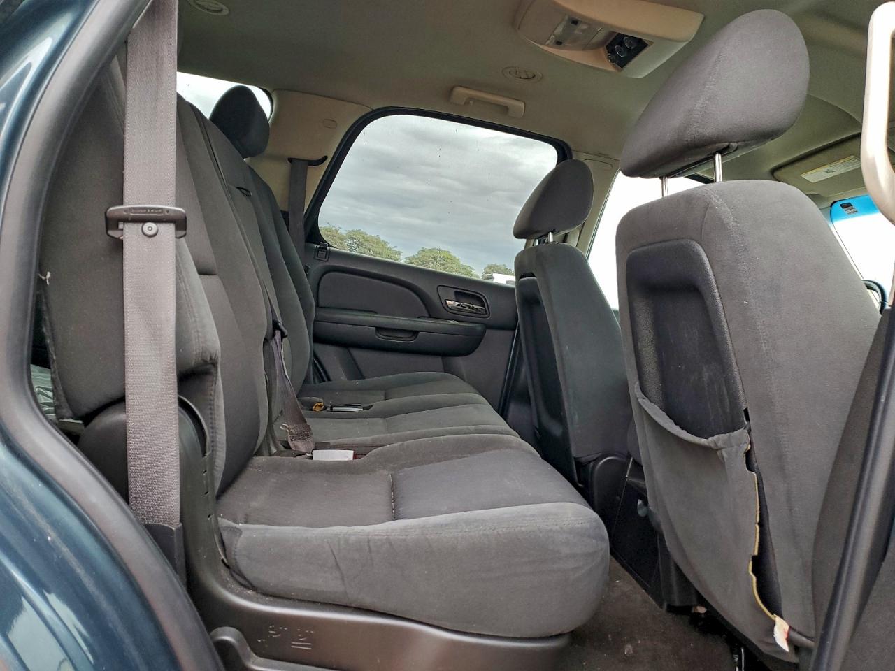 Chevrolet Tahoe C1500 Ls Image 6