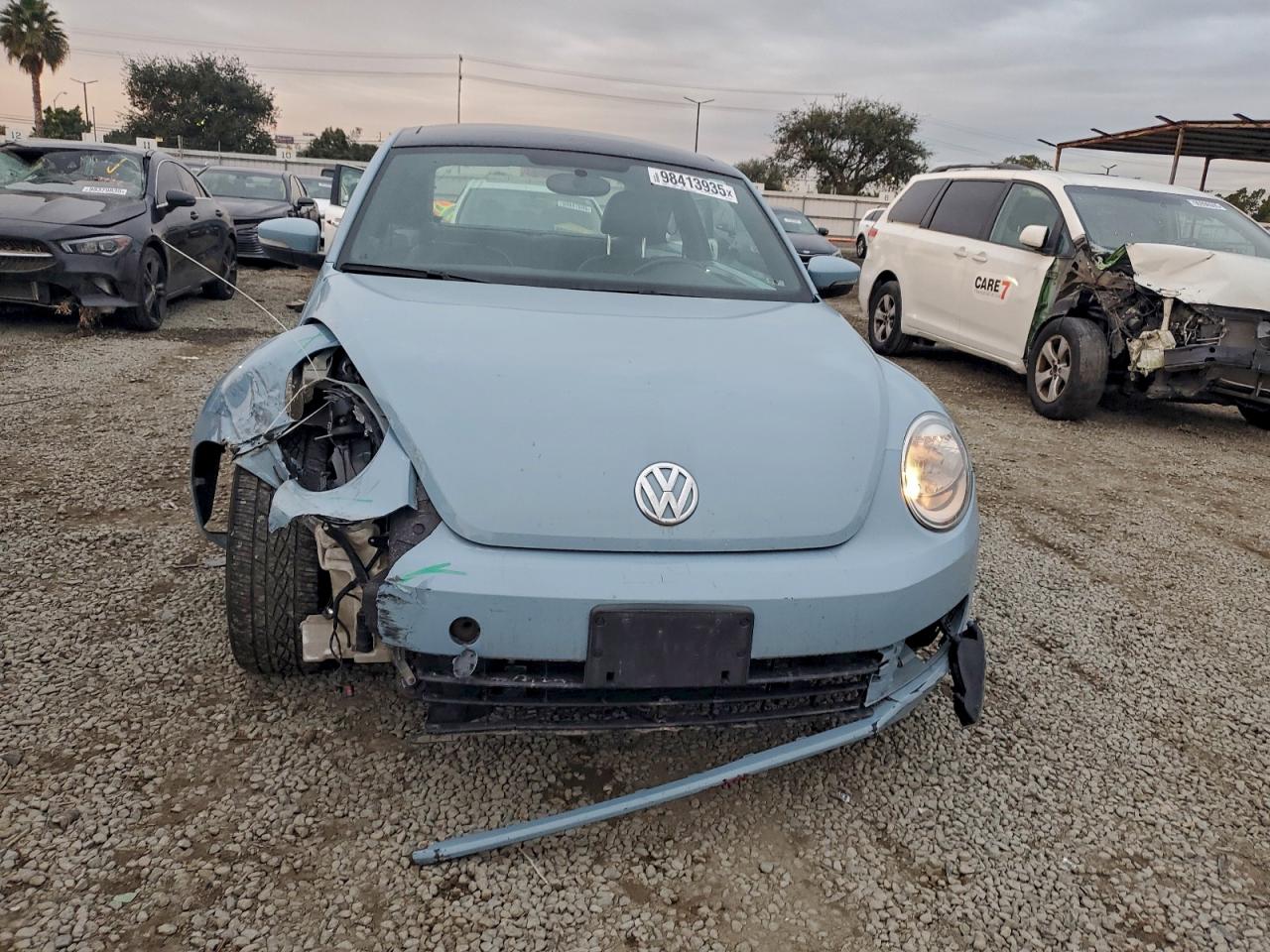 Volkswagen Beetle Image 12