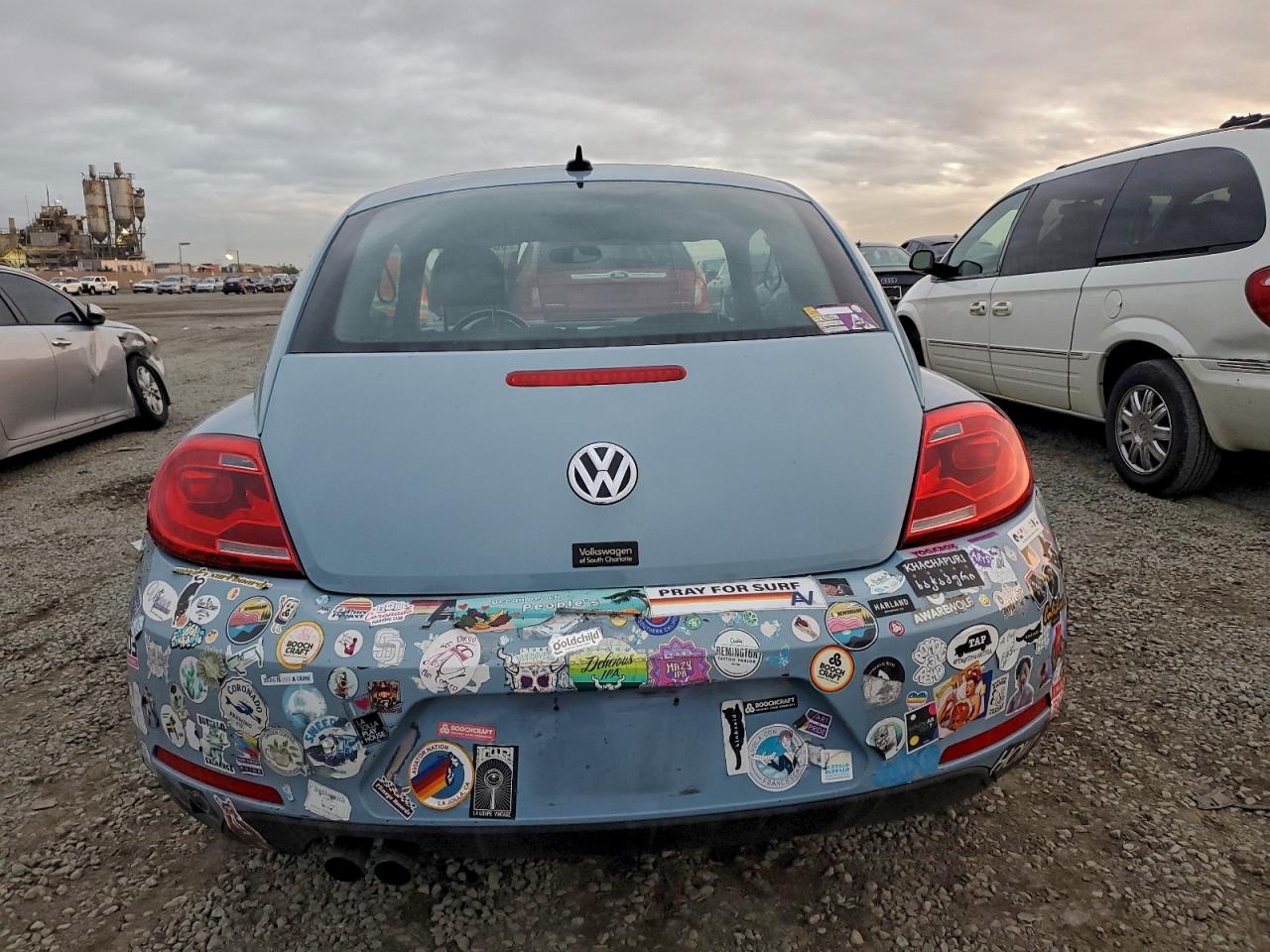 Volkswagen Beetle Image 2