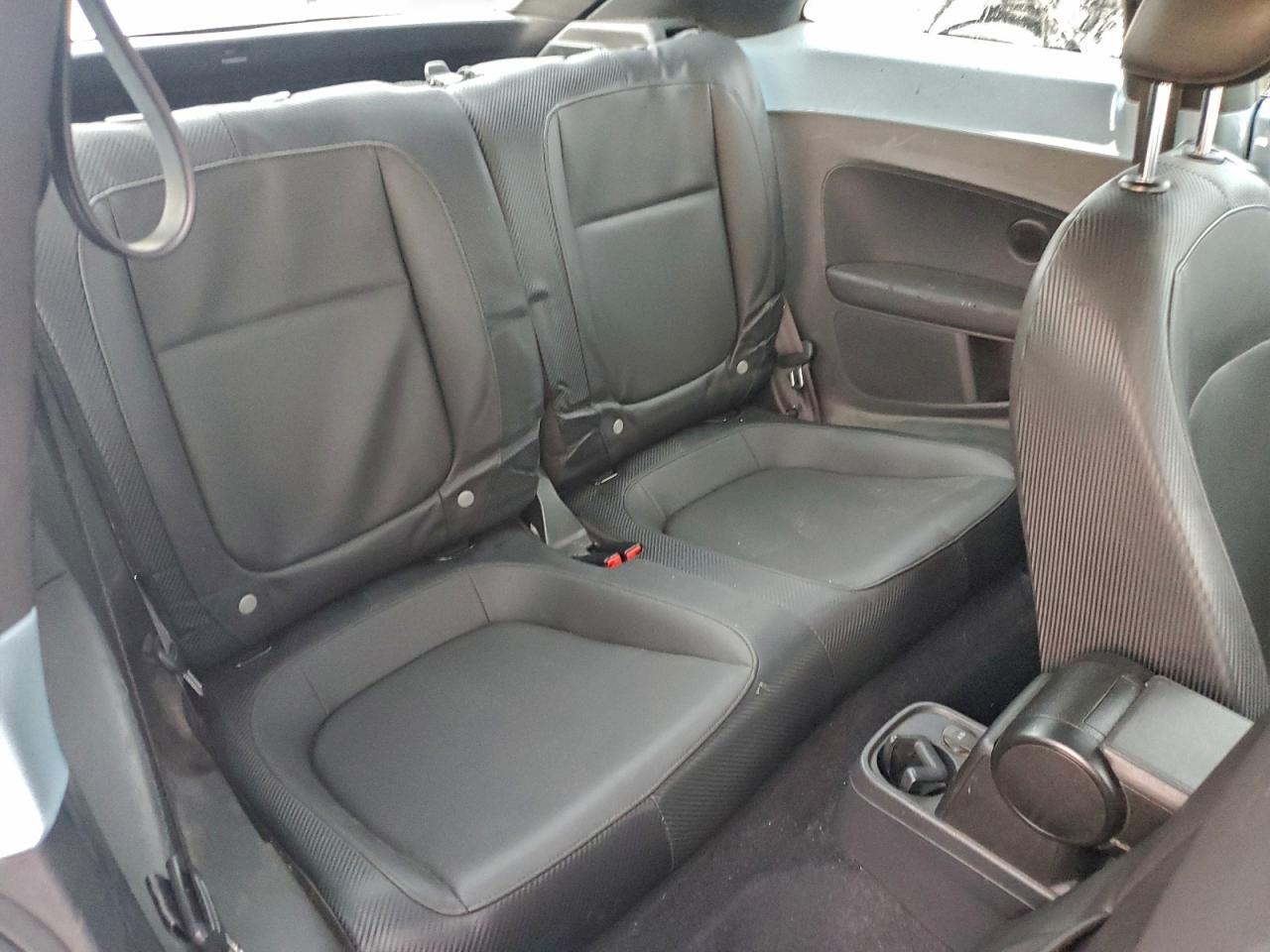 Volkswagen Beetle Image 8