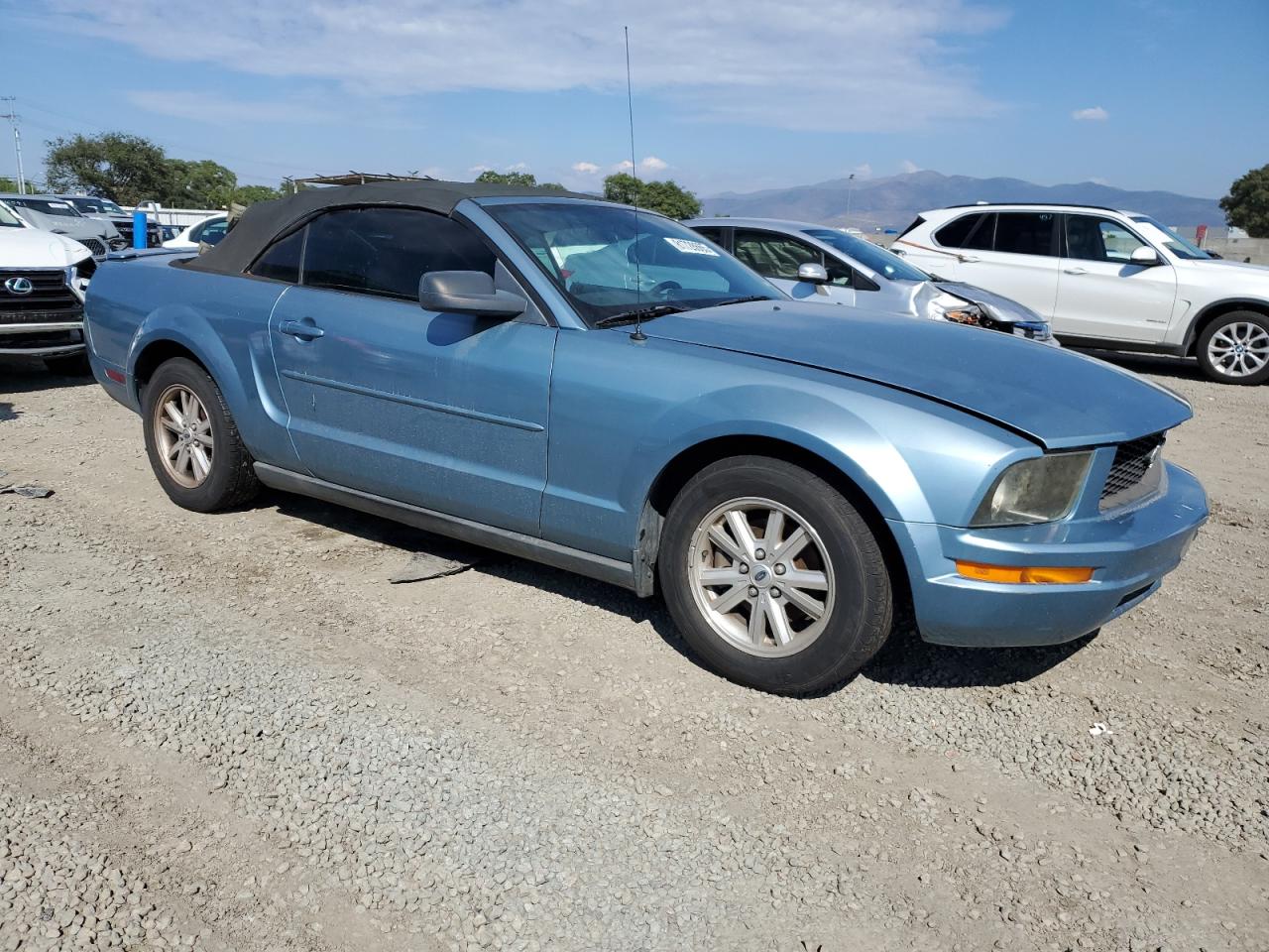 Ford Mustang Image 2