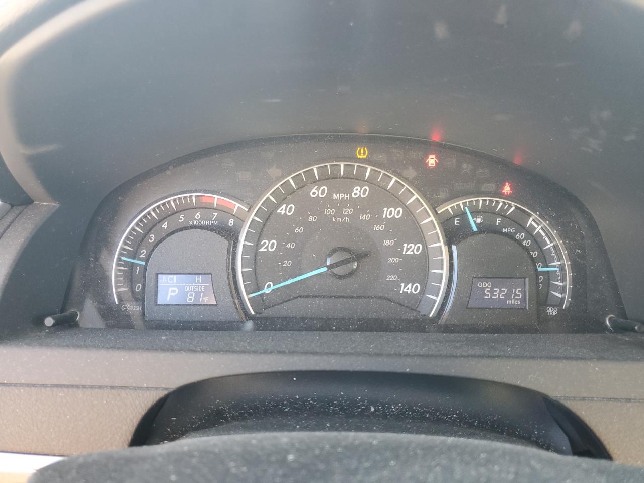 Toyota Camry Base Image 9