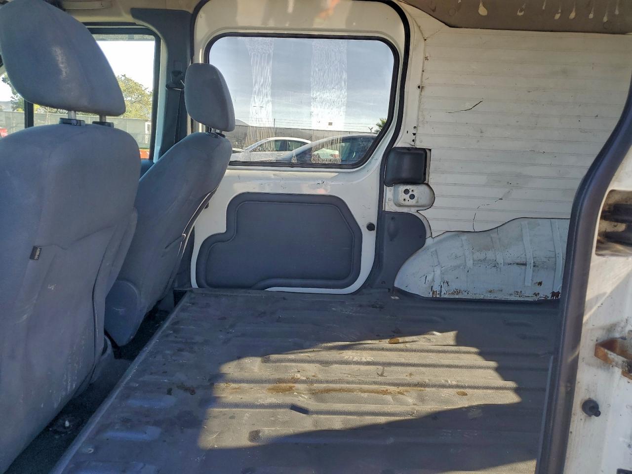 Ford Transit Xlt Image 2